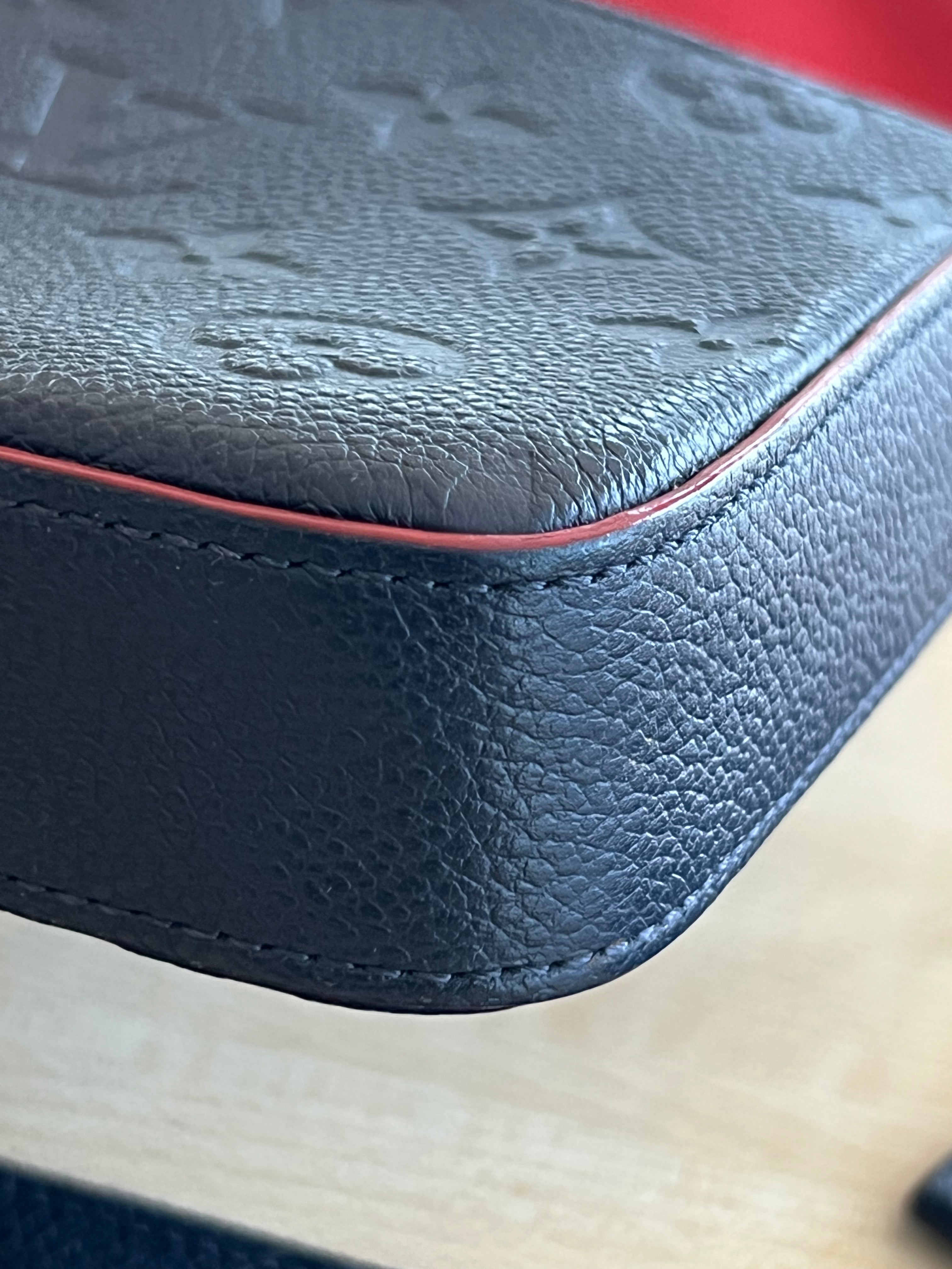 Louis Vuitton Pochette Félicie Monogram Empreinte Marine Rouge — vue 11 | Le comptoir vintage