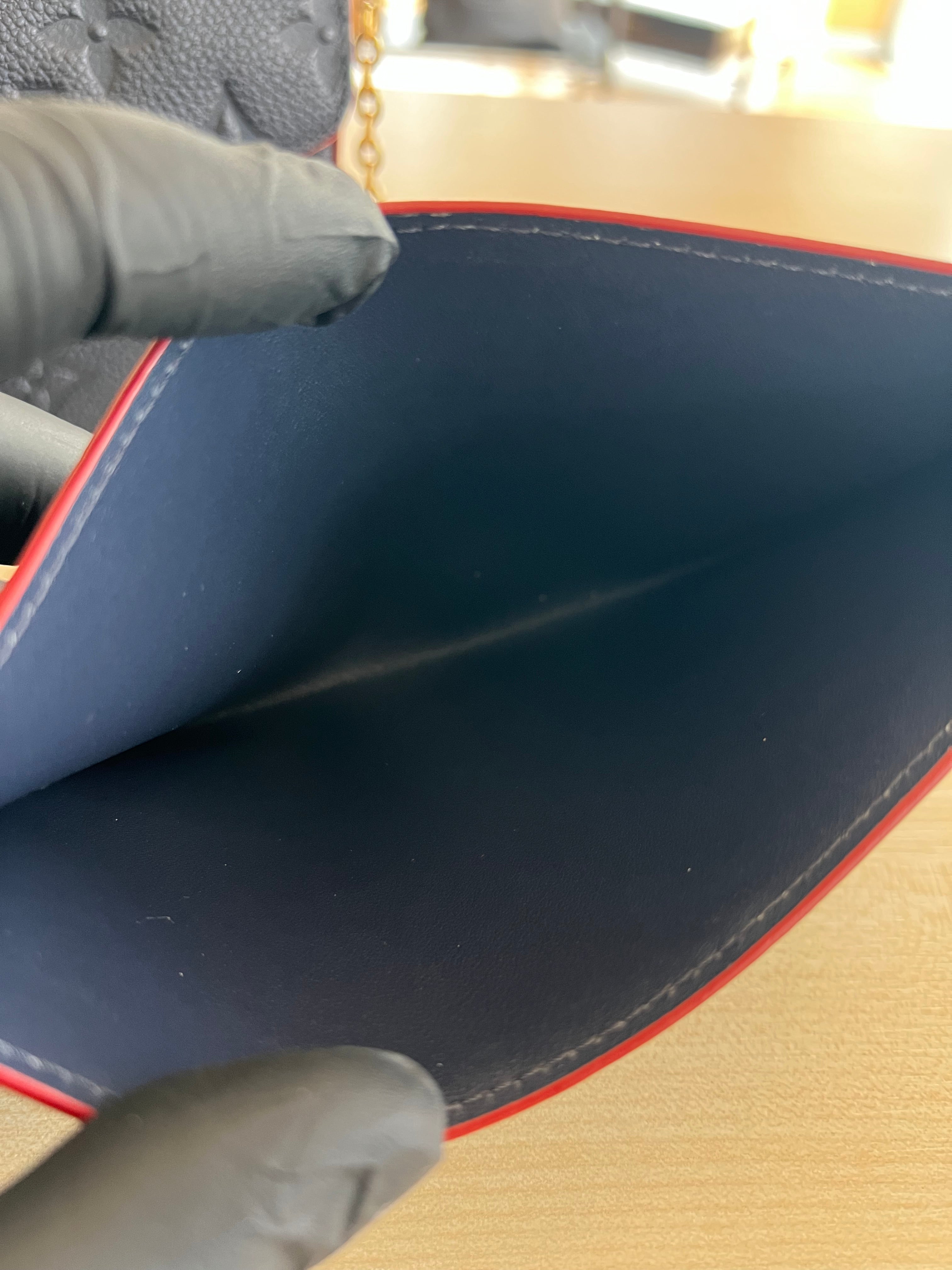 Louis Vuitton Pochette Félicie Monogram Empreinte Marine Rouge — vue 13 | Le comptoir vintage