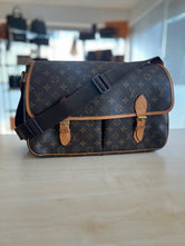 Sac Gibecière Louis Vuitton Monogram authentifié — Le Comptoir Vintage