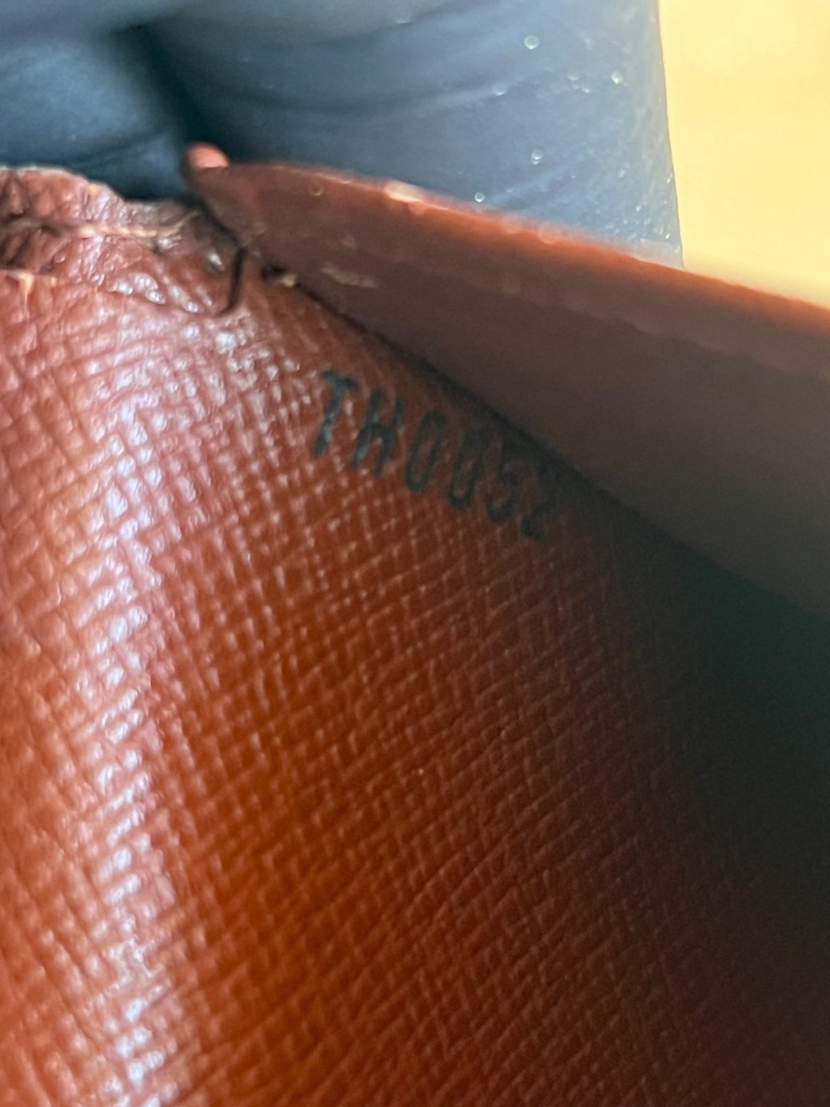 Louis Vuitton Portefeuille Compact Elise Monogram — vue 6 | Le comptoir vintage
