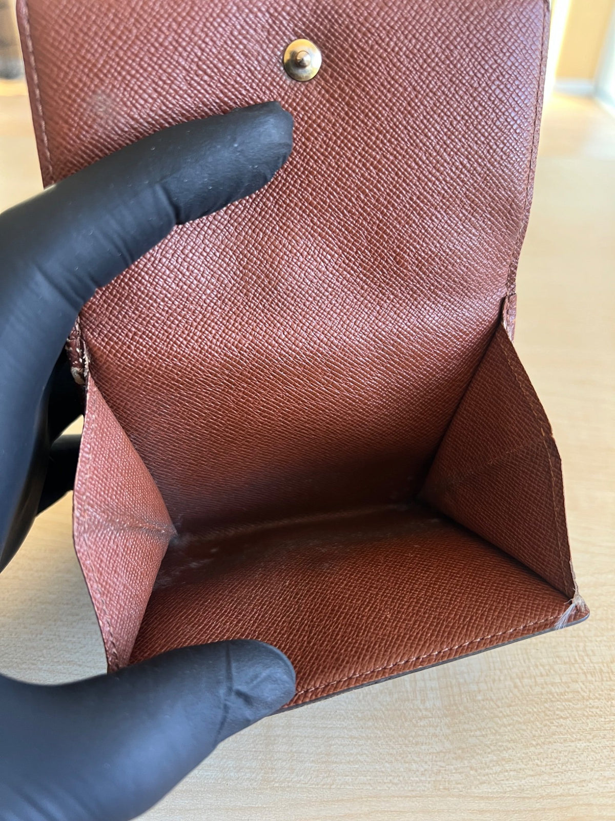 Louis Vuitton Portefeuille Compact Elise Monogram — vue 8 | Le comptoir vintage