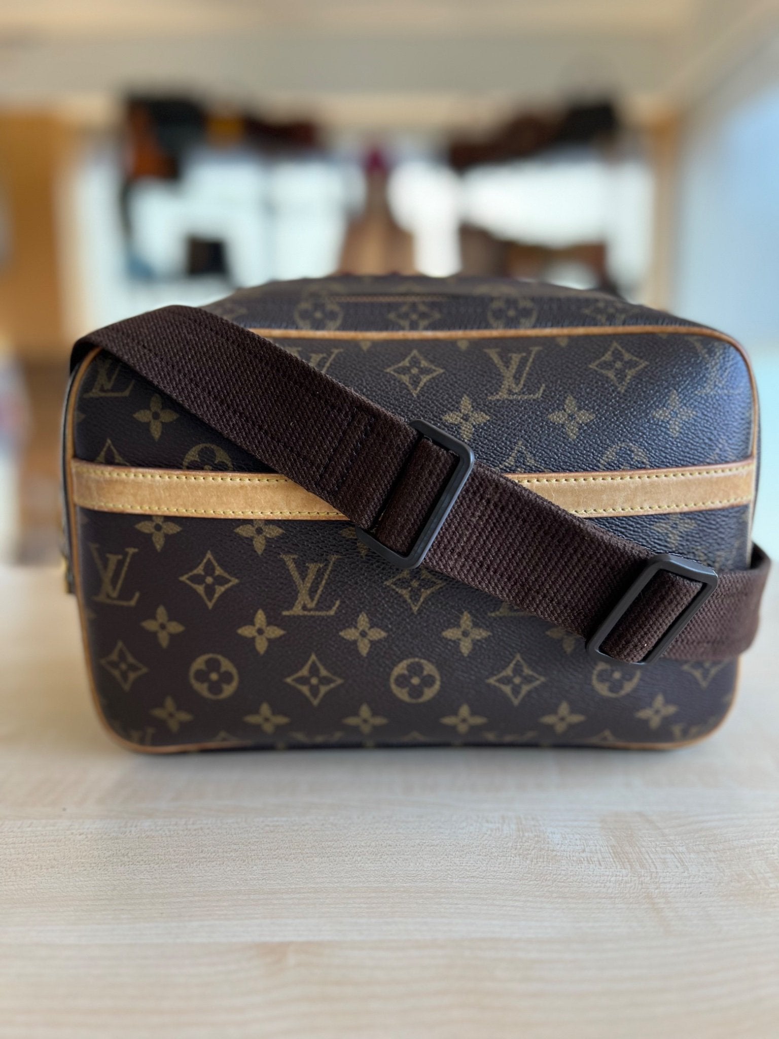 Louis Vuitton Reporter PM Monogram authentifié — Le comptoir vintage