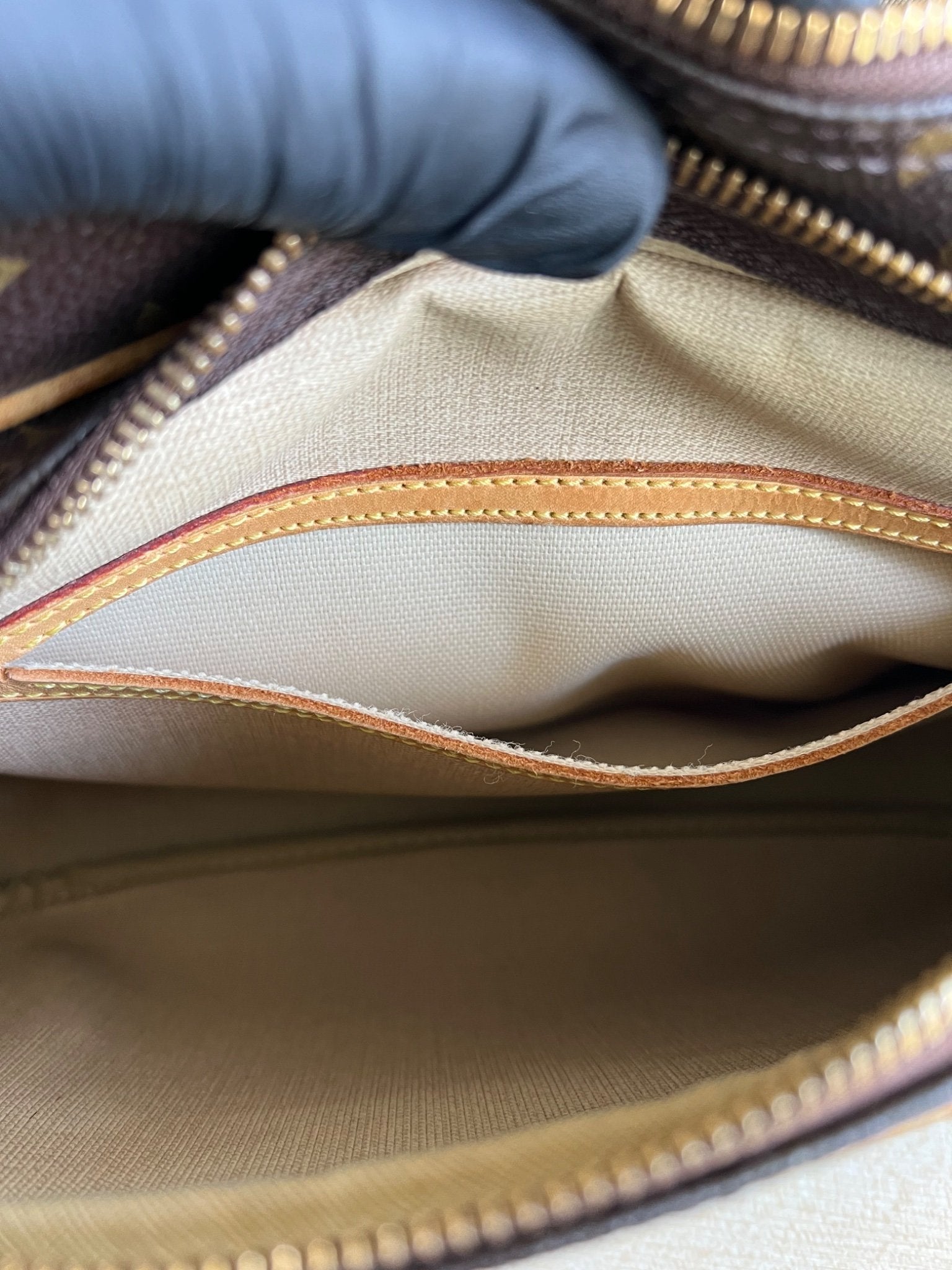 Louis Vuitton Reporter PM Monogram — vue 12 | Le comptoir vintage
