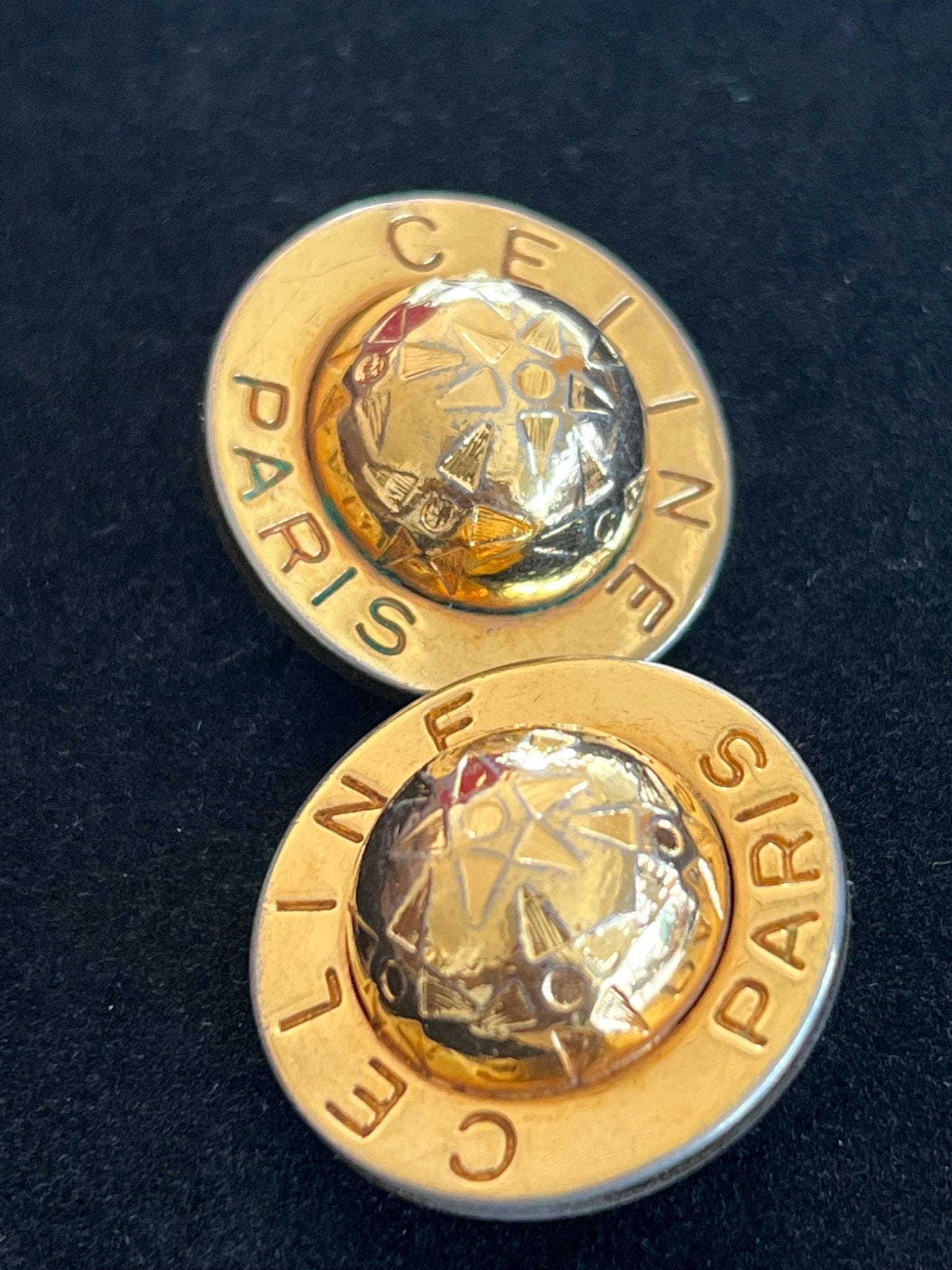 Boucles d'oreilles Céline Paris clips logo — vue 3 | Le Comptoir Vintage
