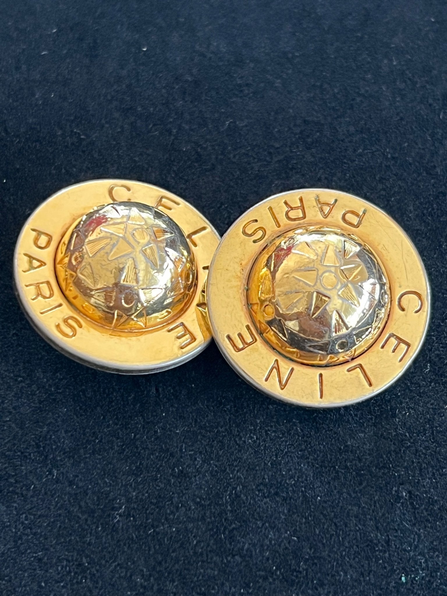 Boucles d'oreilles Céline Paris clips logo — vue 8 | Le Comptoir Vintage
