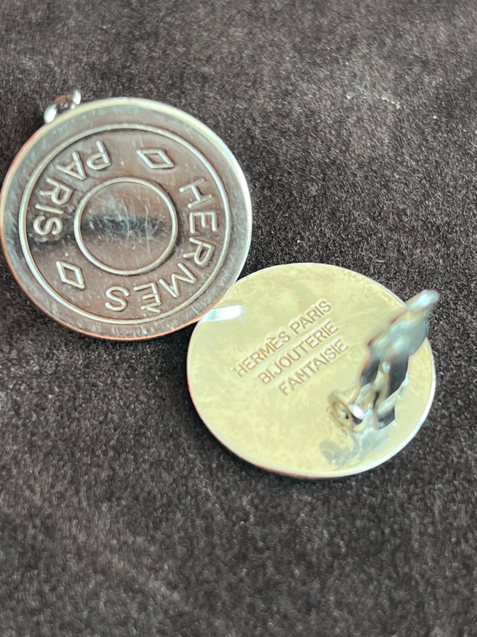 Hermès Boucles d'oreilles clips Serie Palladium — vue 4 | Le comptoir vintage