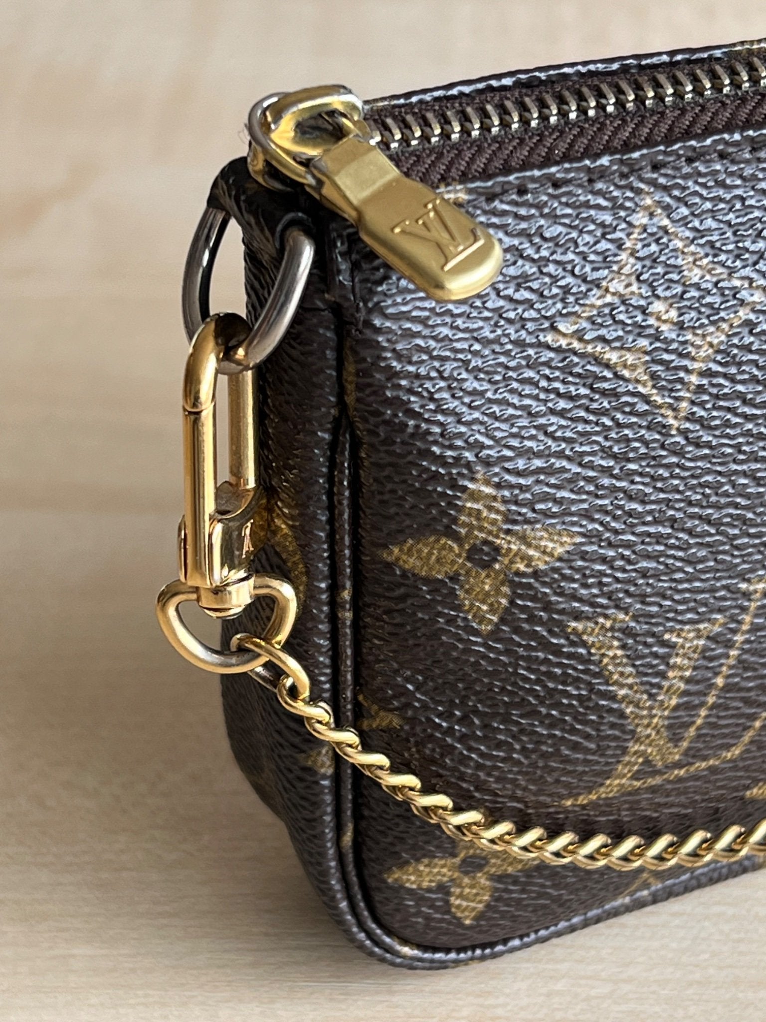 Louis Vuitton Pochette Mini Accessoires Monogram — vue 3 | Le comptoir vintage