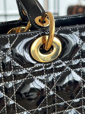 Christian Dior Sac Lady Dior Large en cuir verni noir — vue 3 | Le comptoir vintage
