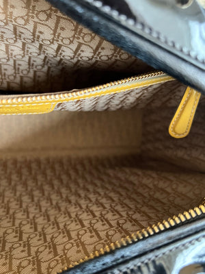Christian Dior Sac Lady Dior Large en cuir verni noir — vue 11 | Le comptoir vintage