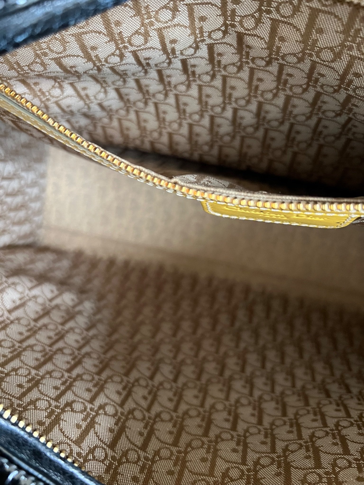 Christian Dior Sac Lady Dior Large en cuir verni noir — vue 12 | Le comptoir vintage