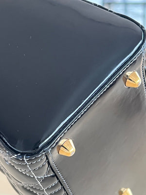 Christian Dior Sac Lady Dior Large en cuir verni noir — vue 14 | Le comptoir vintage