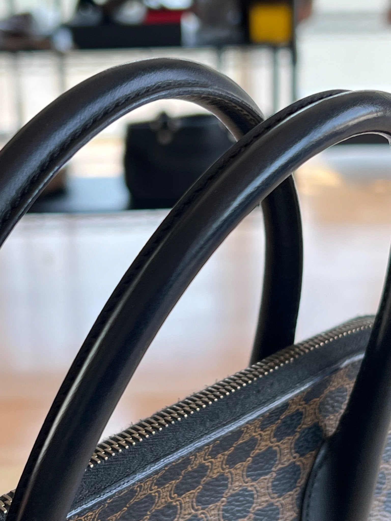 Celine Sac Bugatti Boston Macadam — vue 4 | Le comptoir vintage