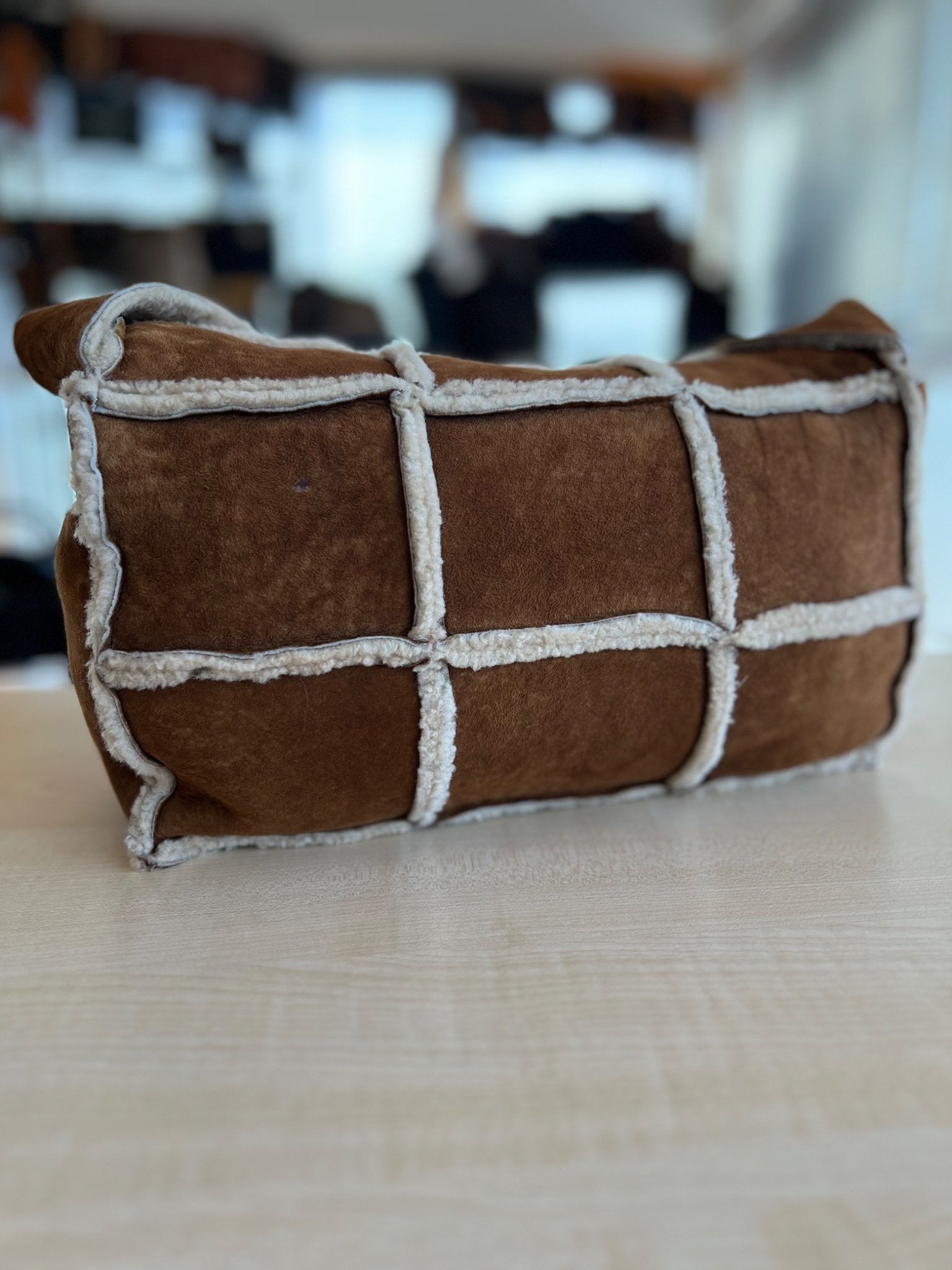 Chanel Sac 2.55 Porté Épaule en Shearling Mouton Retourné — vue 4 | Le comptoir vintage