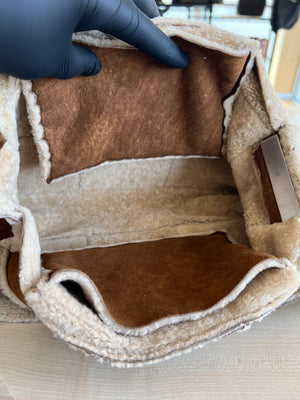 Chanel Sac 2.55 Porté Épaule en Shearling Mouton Retourné — vue 12 | Le comptoir vintage