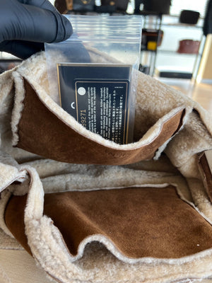 Chanel Sac 2.55 Porté Épaule en Shearling Mouton Retourné — vue 14 | Le comptoir vintage