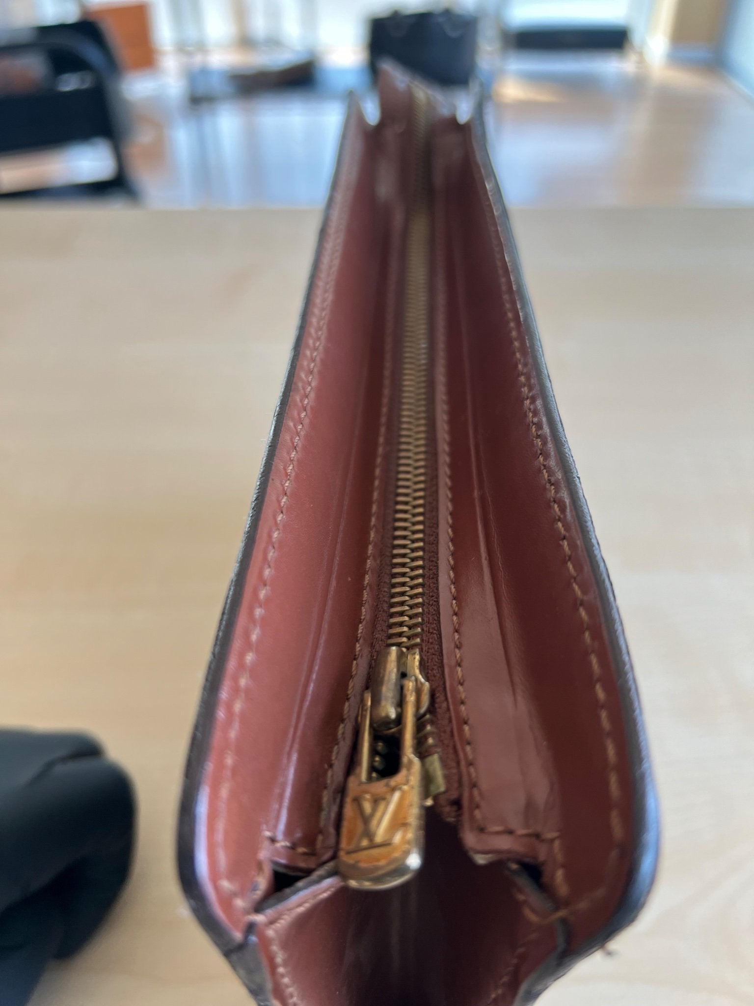 Louis Vuitton Pochette Homme Monogram — vue 5 | Le comptoir vintage