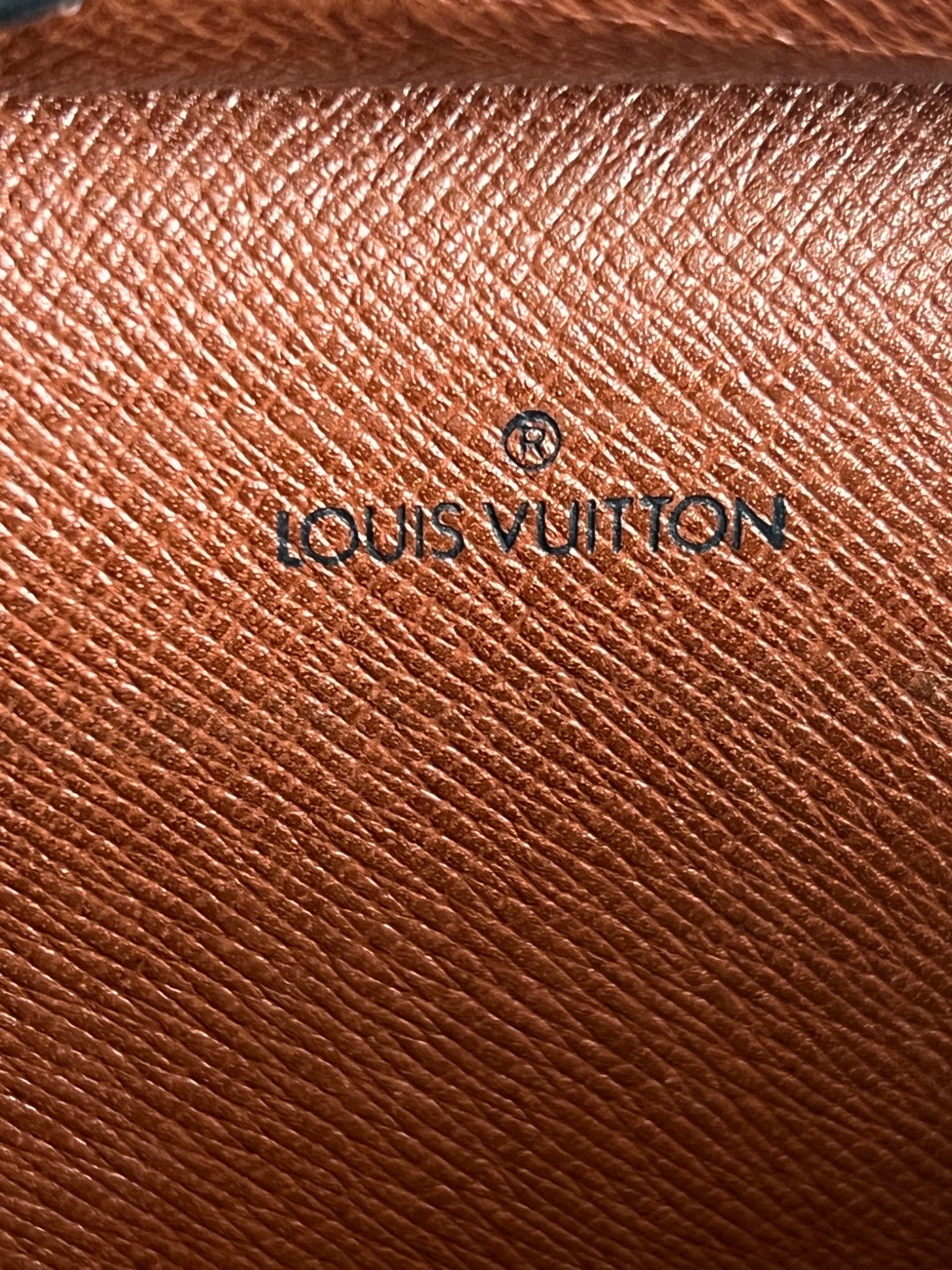 Louis Vuitton Pochette Homme Monogram — vue 7 | Le comptoir vintage