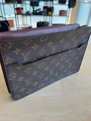 Louis Vuitton Pochette Homme Monogram — vue 12 | Le comptoir vintage