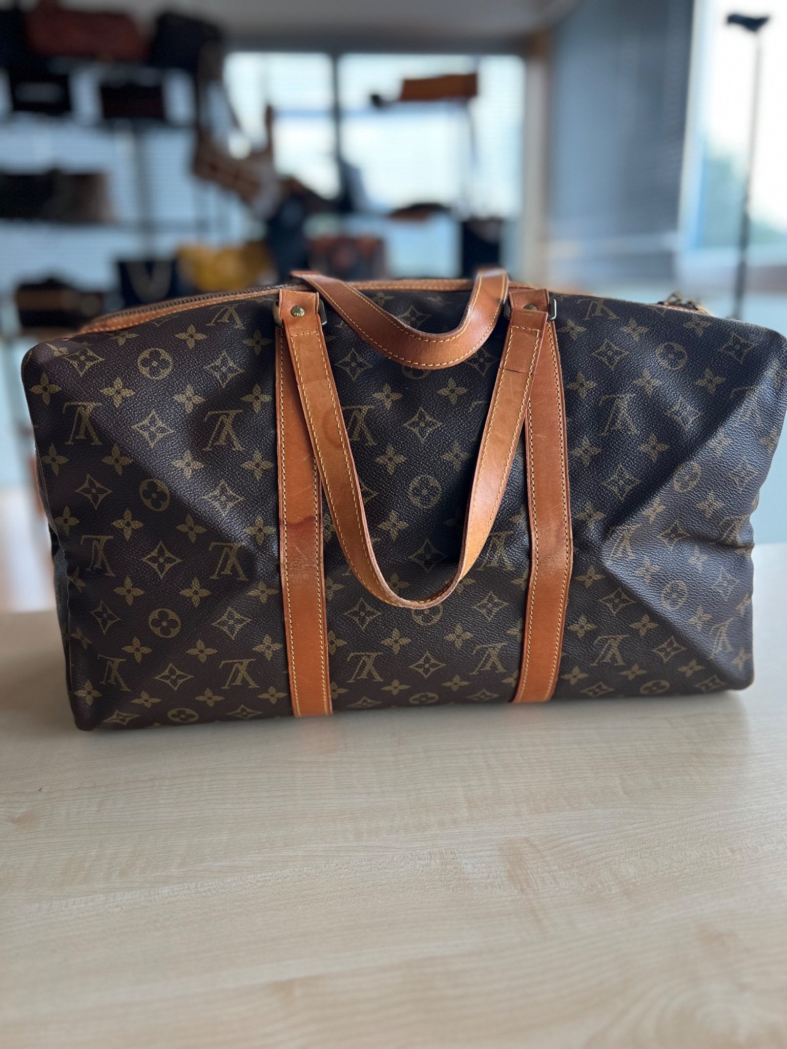 Louis Vuitton Sac Souple 45 Monogram authentifié — Le comptoir vintage