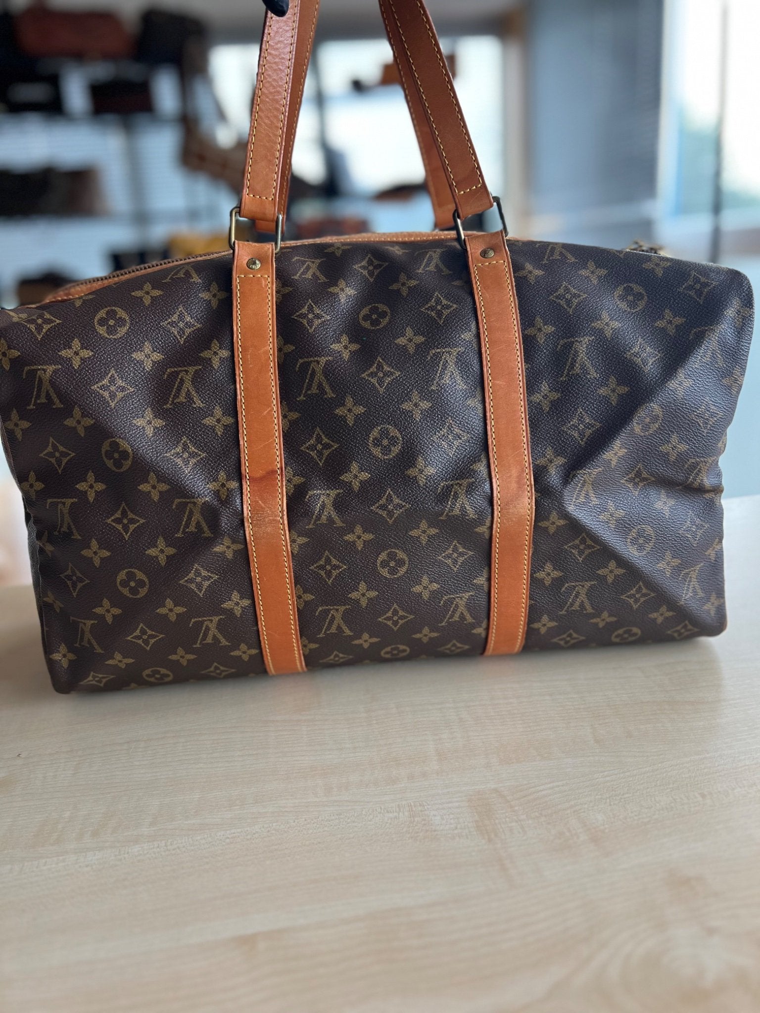 Louis Vuitton Sac Souple 45 Monogram — vue 11 | Le comptoir vintage