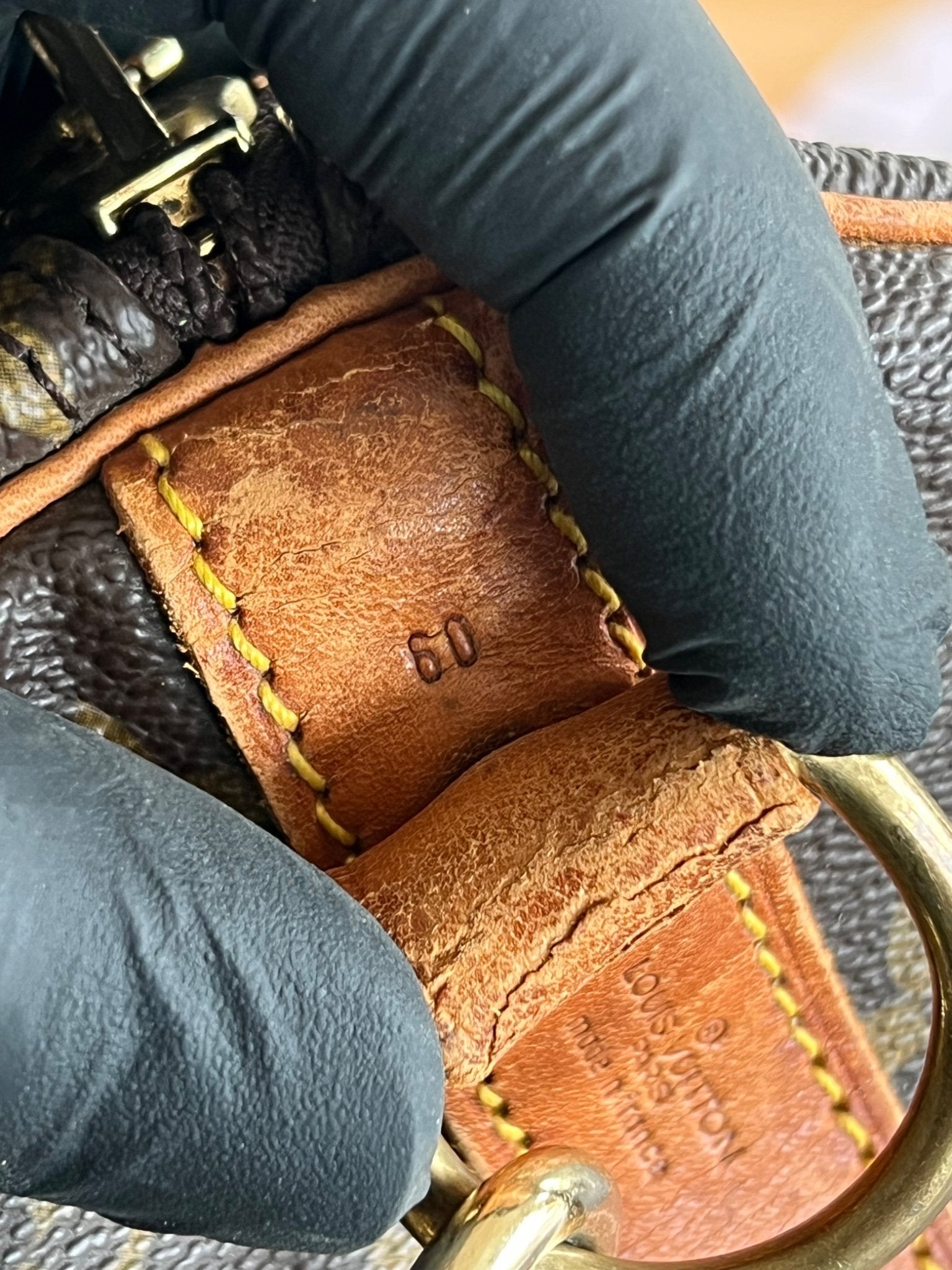 Louis Vuitton Keepall 60 Bandoulière Monogram — vue 15 | Le comptoir vintage