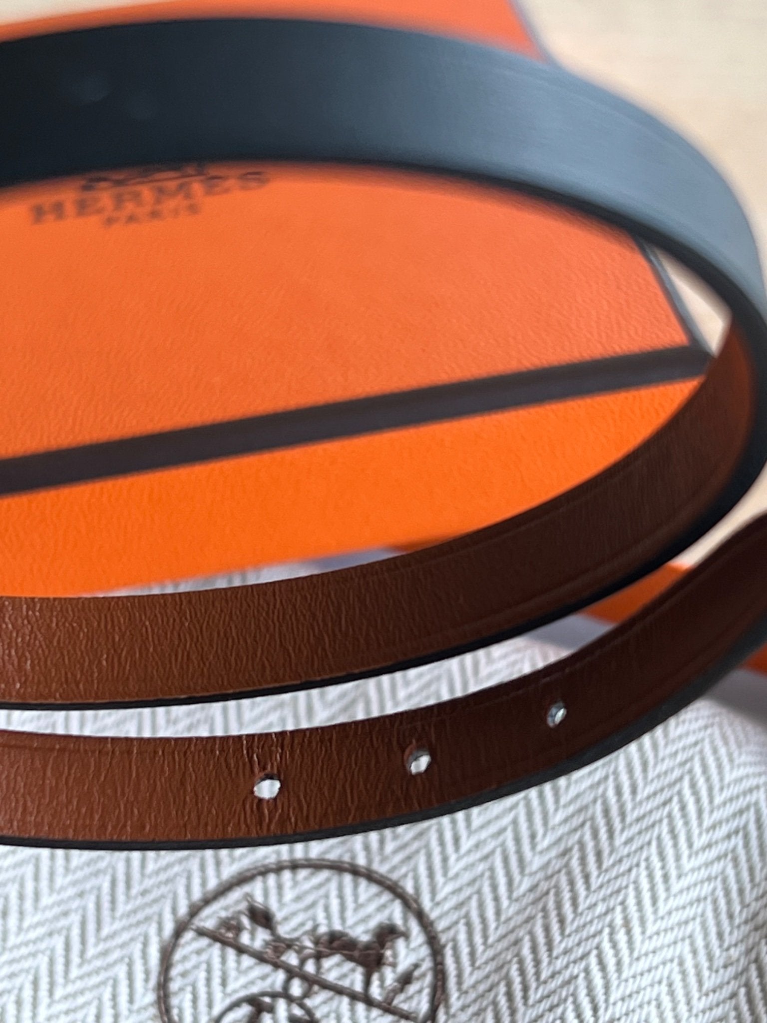 Hermès Ceinture réversible fine boucle H — vue 4 | Le comptoir vintage