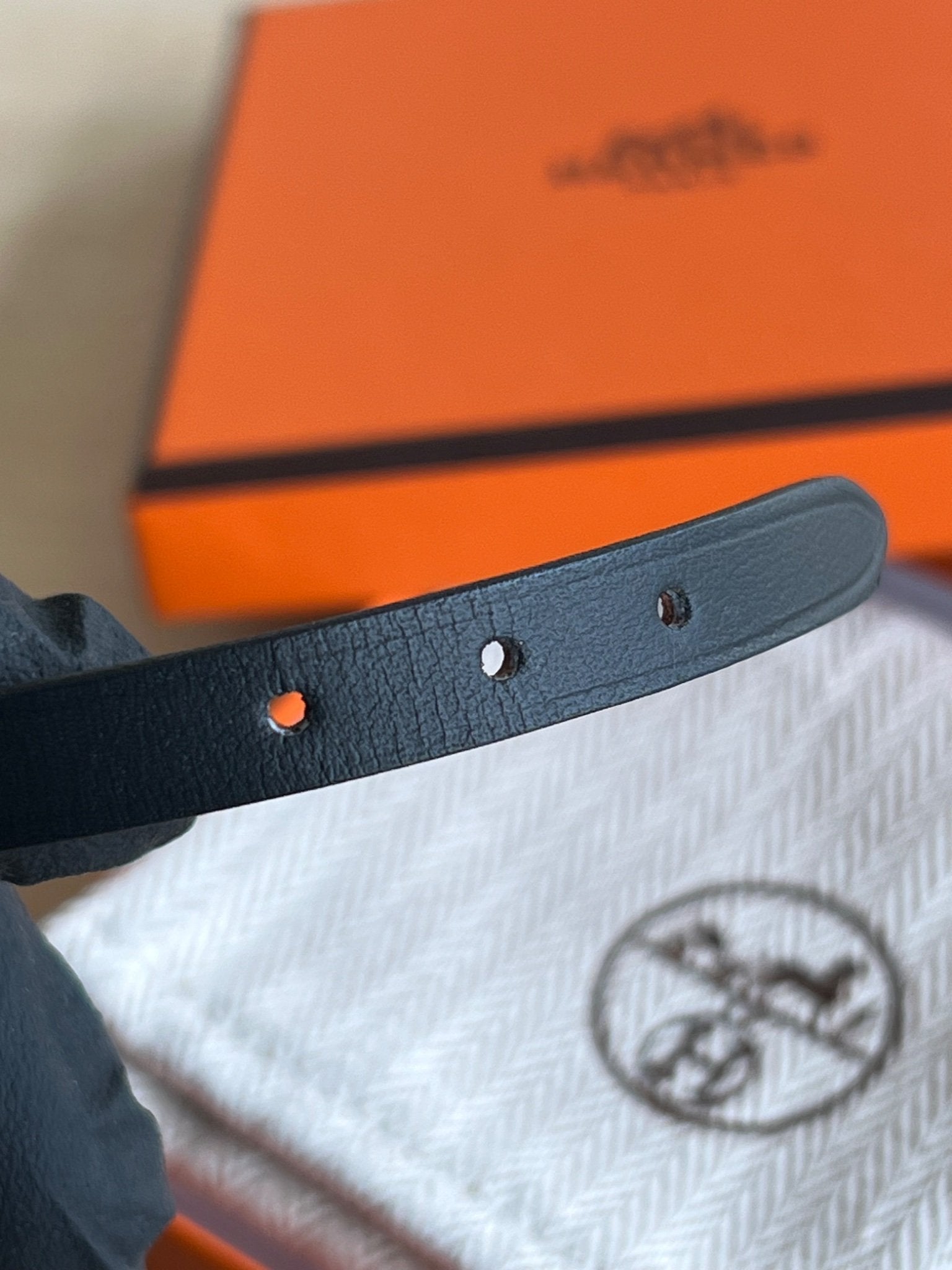 Hermès Ceinture réversible fine boucle H — vue 9 | Le comptoir vintage