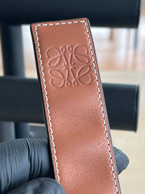 Loewe Bracelet Manchette Anagram en cuir — vue 5 | Le comptoir vintage