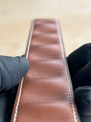 Loewe Bracelet Manchette Anagram en cuir — vue 9 | Le comptoir vintage