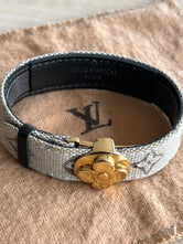 Louis Vuitton Bracelet Monogram Fleur Fermoir Doré authentifié — Le comptoir vintage