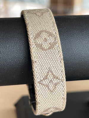 Louis Vuitton Bracelet Monogram Fleur Fermoir Doré — vue 7 | Le comptoir vintage