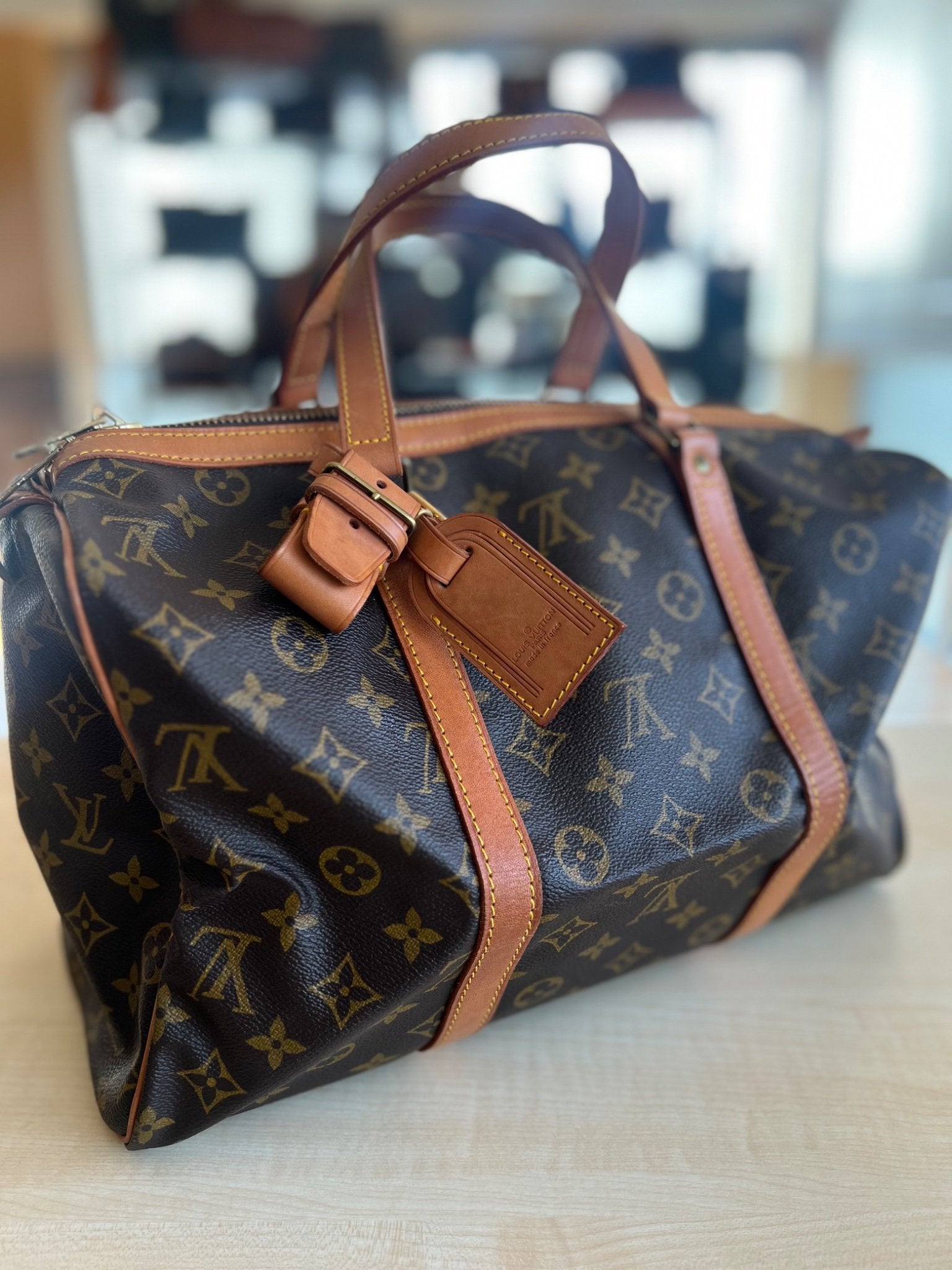 Louis Vuitton Sac Souple 35 Monogram — vue 3 | Le comptoir vintage