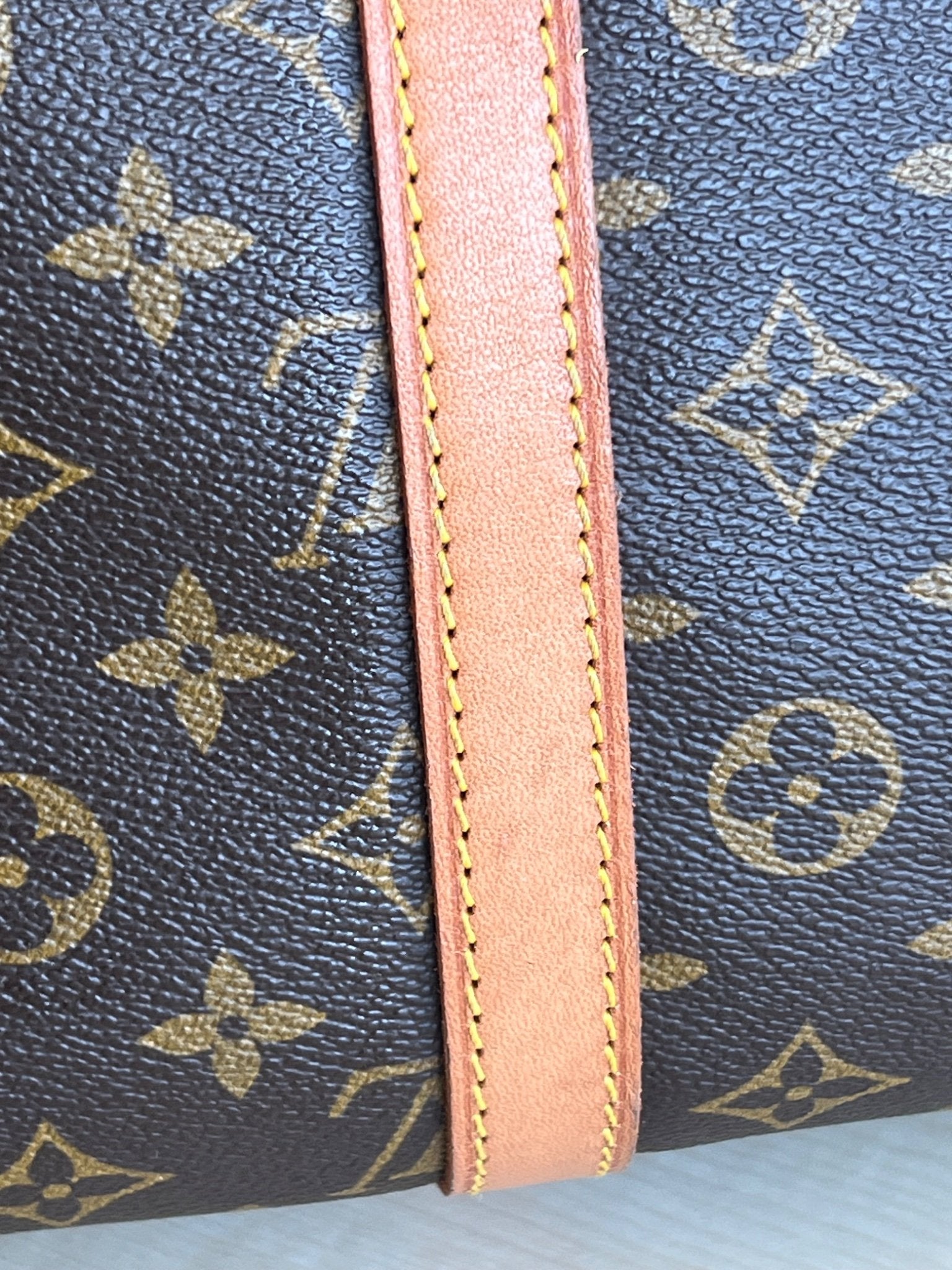 Louis Vuitton Sac Souple 35 Monogram — vue 9 | Le comptoir vintage