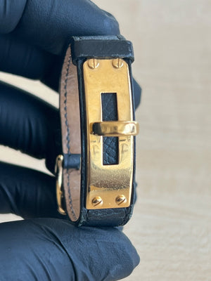 Hermès Bracelet Kelly cuir noir et métal doré — vue 3 | Le comptoir vintage