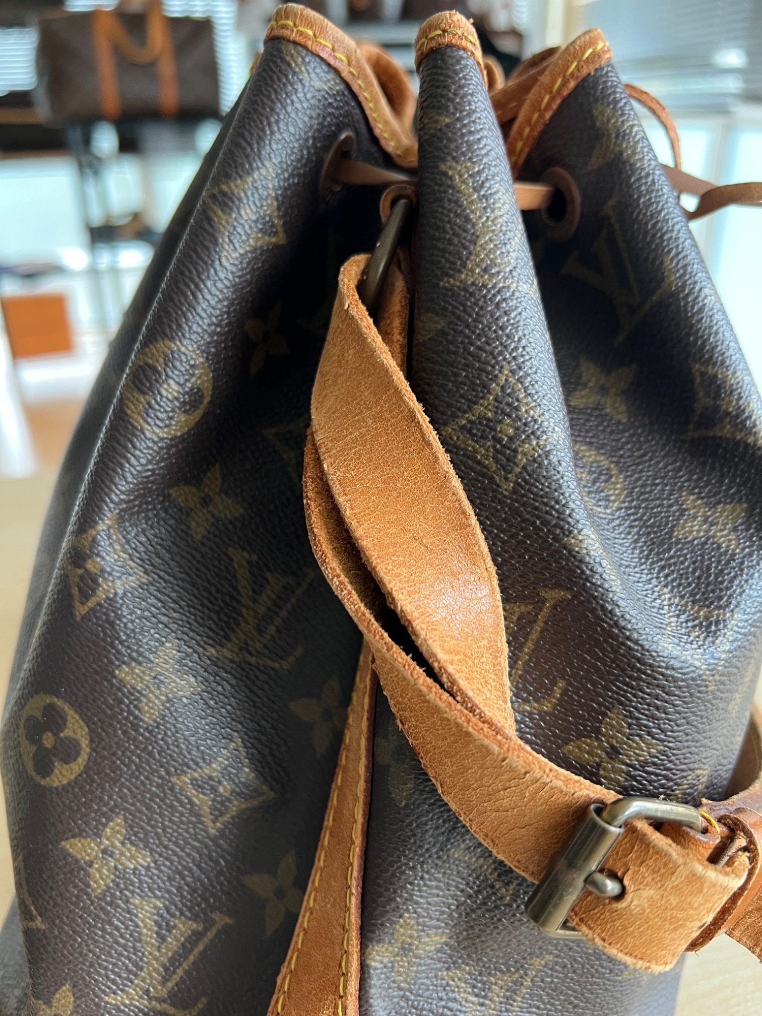 Louis Vuitton Sac Noé PM Monogram — vue 9 | Le comptoir vintage