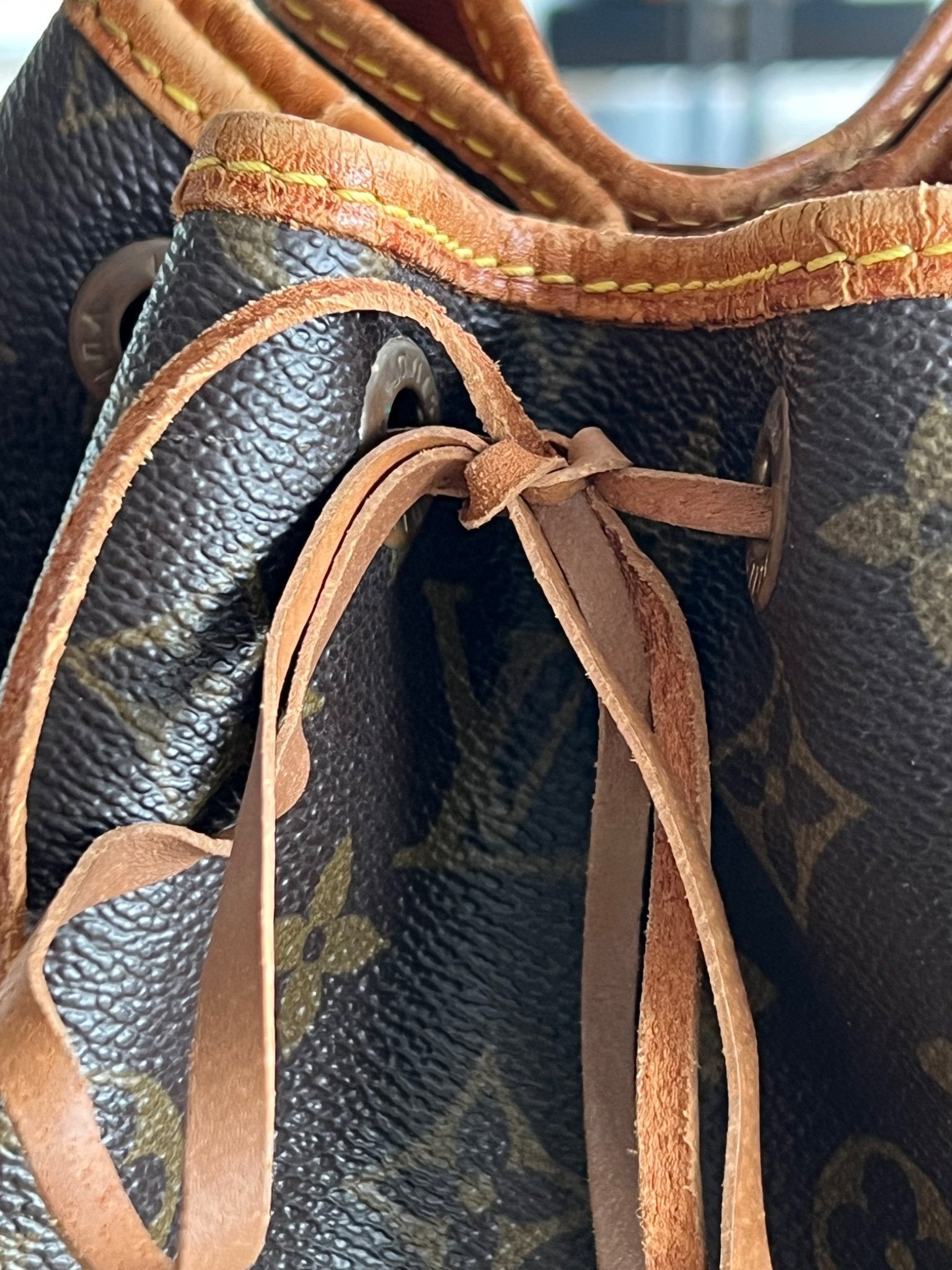 Louis Vuitton Sac Noé PM Monogram — vue 13 | Le comptoir vintage