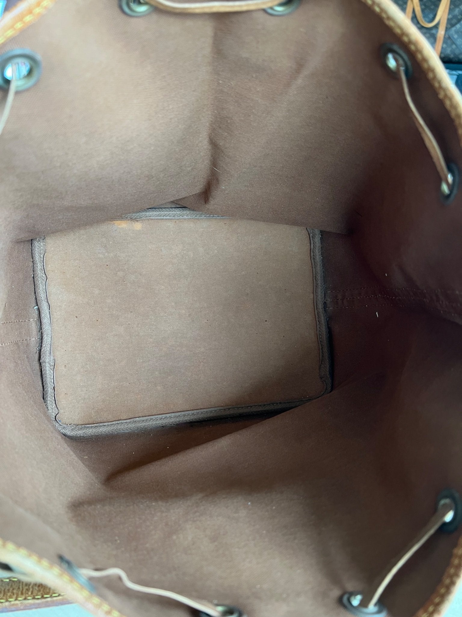 Louis Vuitton Sac Noé PM Monogram — vue 19 | Le comptoir vintage