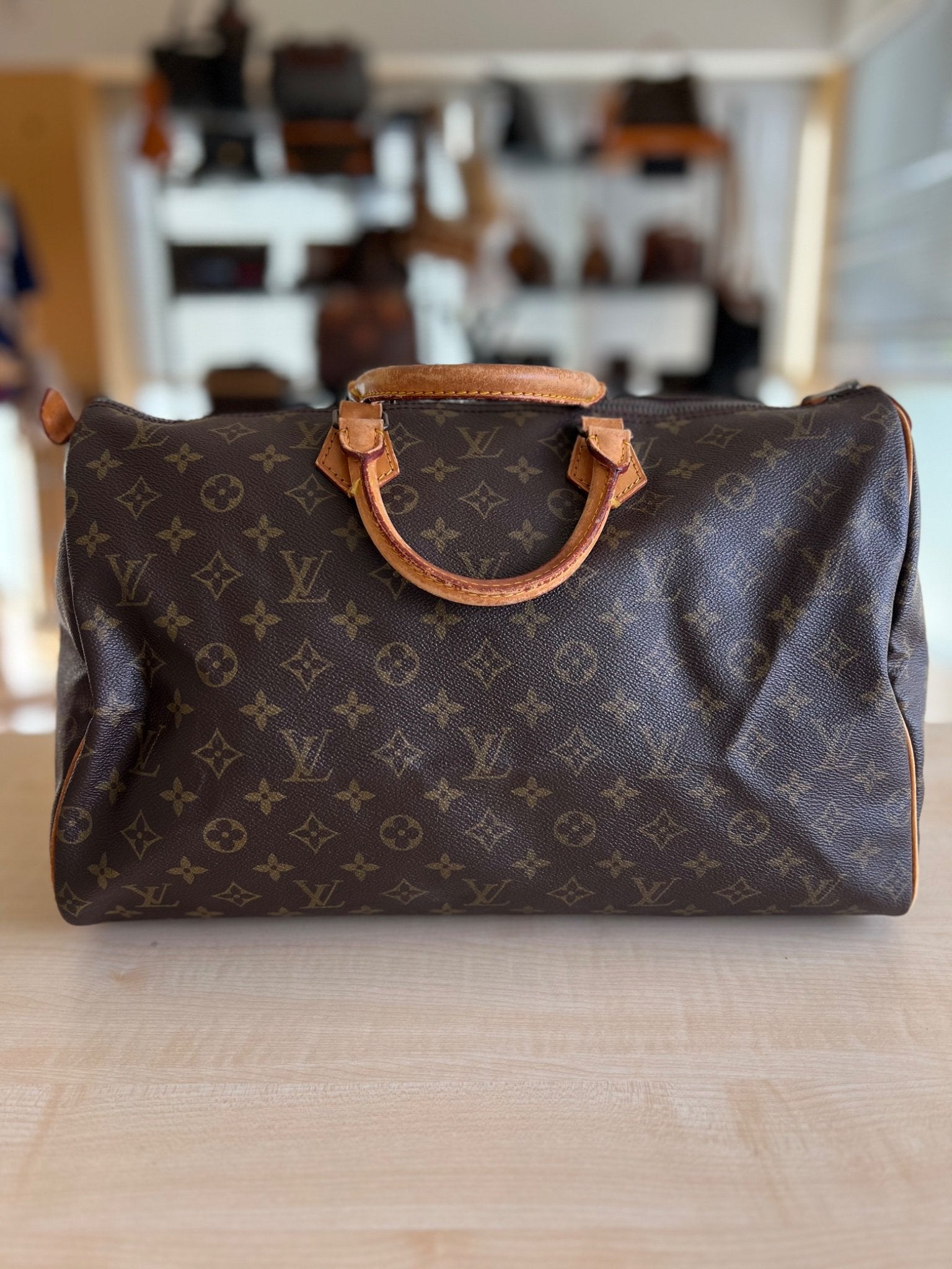 Louis Vuitton Speedy 40 Monogram authentifié — Le comptoir vintage