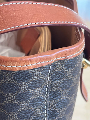 Céline Sac Seau Cabas Macadam Triomphe — vue 9 | Le comptoir vintage