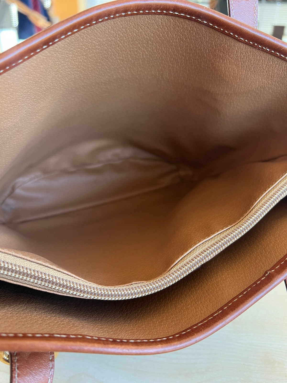Céline Sac Seau Cabas Macadam Triomphe — vue 10 | Le comptoir vintage