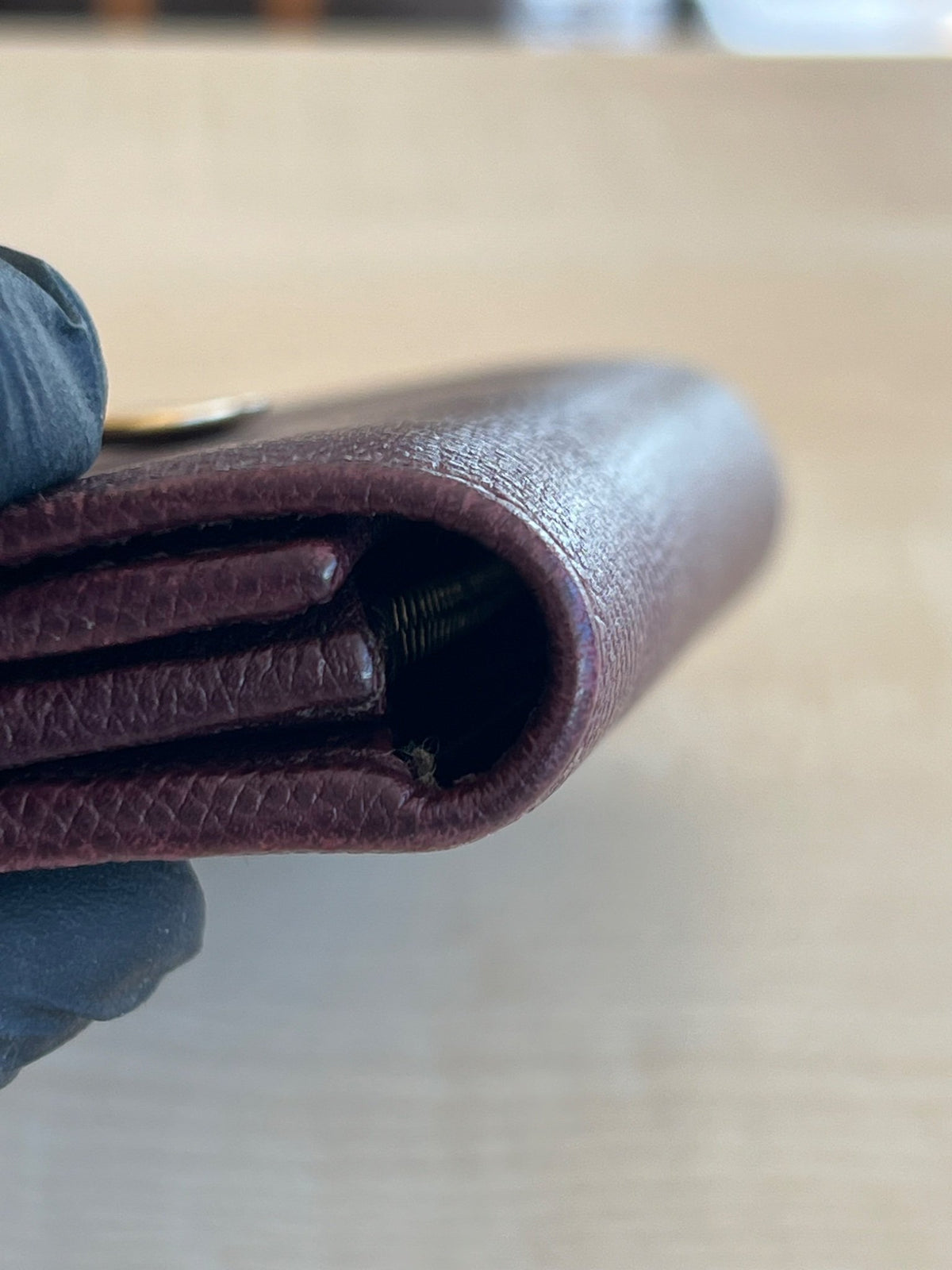Salvatore Ferragamo Gancini Leather Long Wallet — vue 5 | Le comptoir vintage