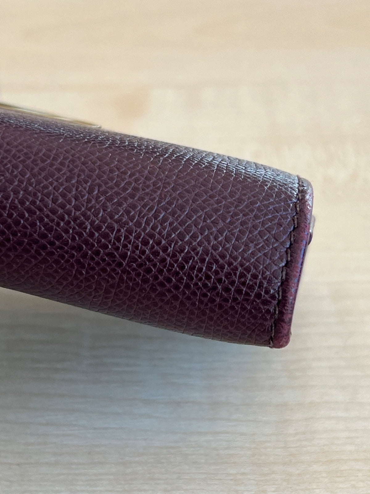 Salvatore Ferragamo Gancini Leather Long Wallet — vue 6 | Le comptoir vintage
