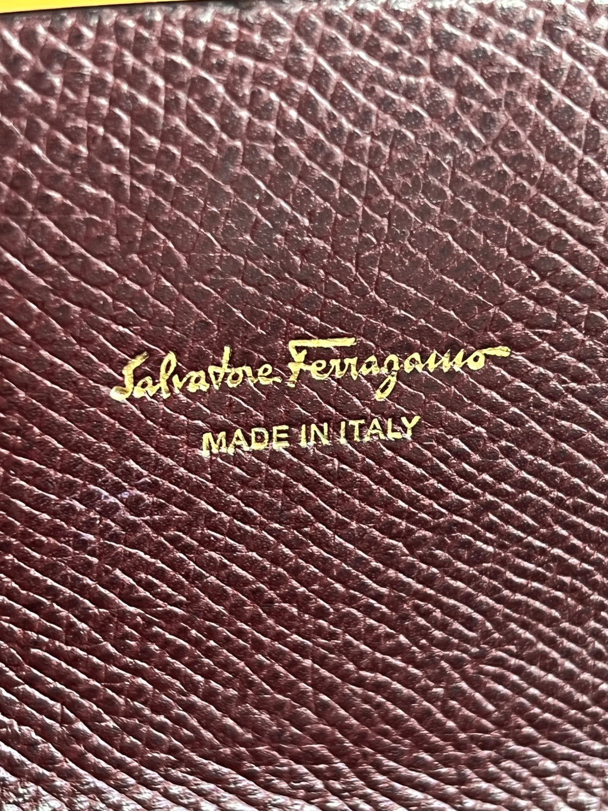 Salvatore Ferragamo Gancini Leather Long Wallet — vue 15 | Le comptoir vintage