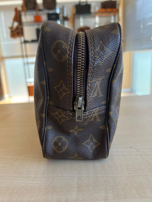Louis Vuitton Trousse de Toilette 28 Monogram — vue 3 | Le comptoir vintage