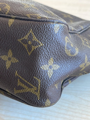 Louis Vuitton Trousse de Toilette 28 Monogram — vue 13 | Le comptoir vintage
