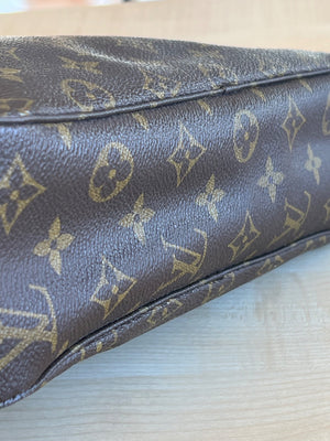 Louis Vuitton Trousse de Toilette 28 Monogram — vue 14 | Le comptoir vintage