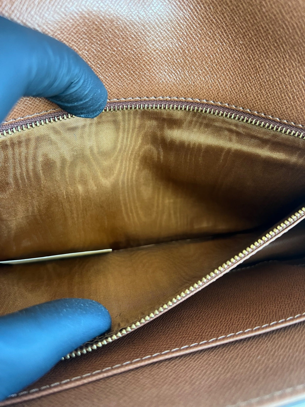 Louis Vuitton Pochette Dame GM Monogram — vue 10 | Le comptoir vintage