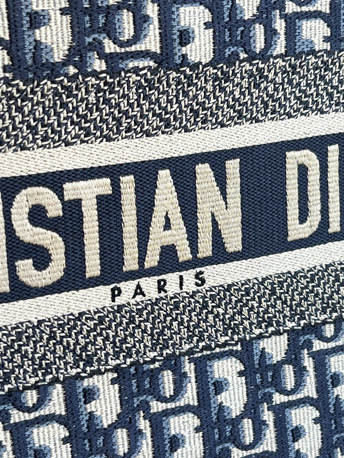 Dior Book Tote moyen modèle en toile Oblique bleu marine — vue 9 | Le comptoir vintage