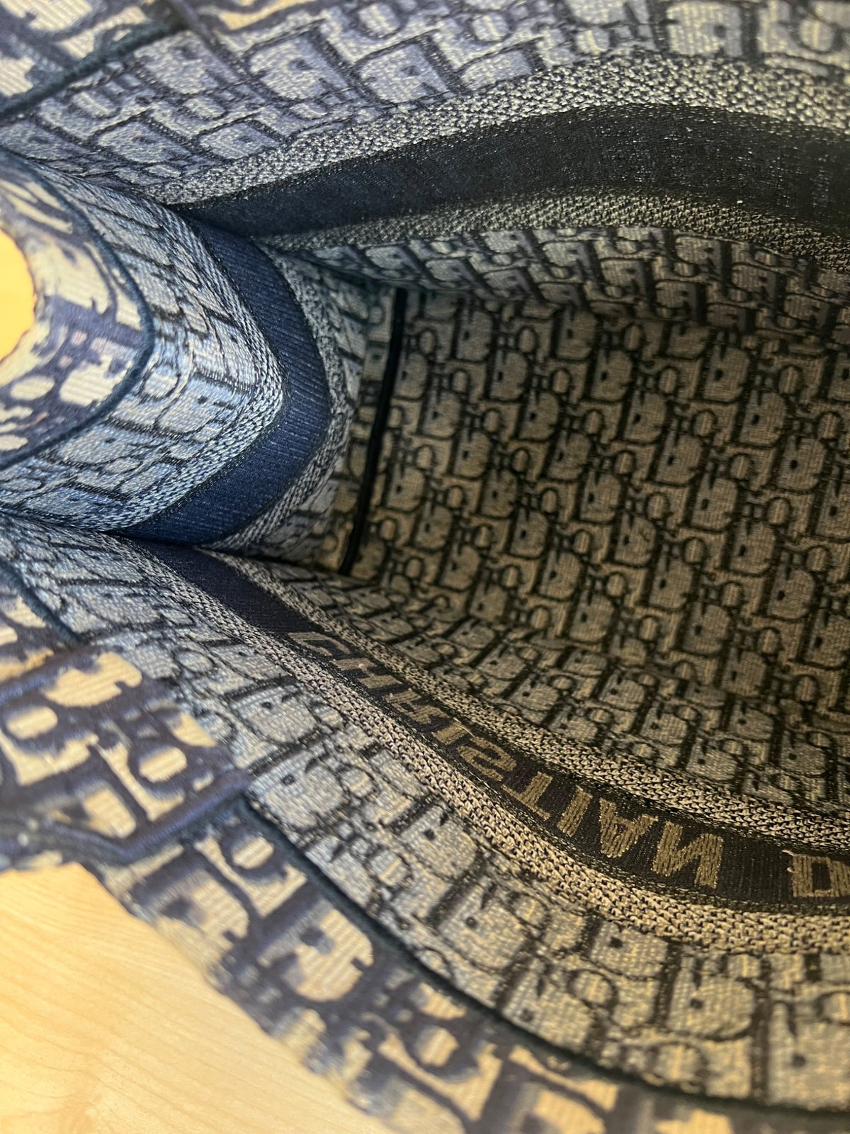 Dior Book Tote moyen modèle en toile Oblique bleu marine — vue 15 | Le comptoir vintage