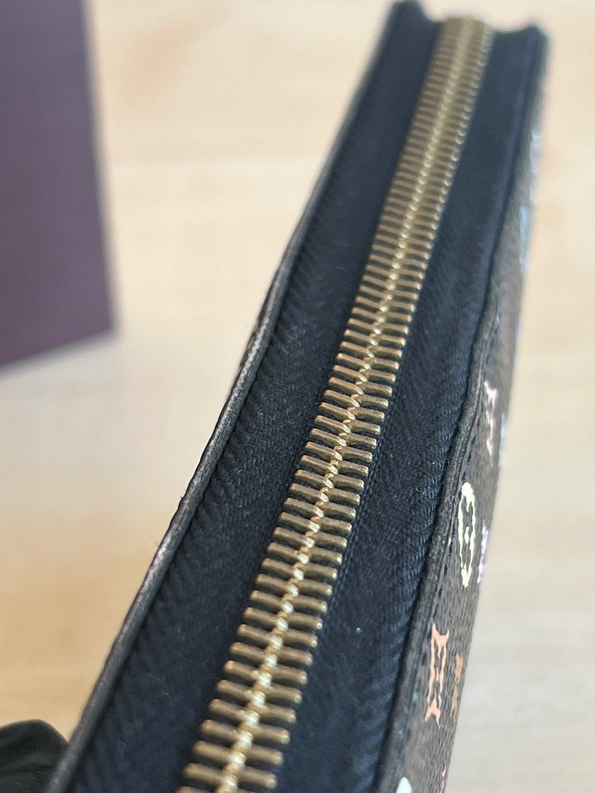 Louis Vuitton Portefeuille Zippy Monogram Murakami Noir — vue 7 | Le comptoir vintage